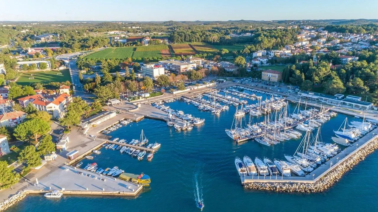 Apart Residence Leko Porec Guest house