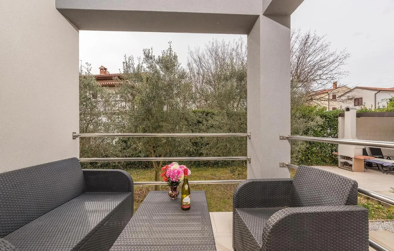 Apart Residence Leko Porec Guest house